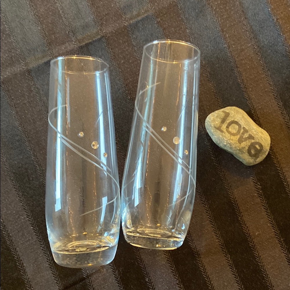 ♥️ HOST PICK ♥️ NWOT 2 Elegant Stemless Champagne Flutes